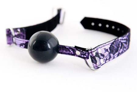 Кляп с кружевным ремешком, TOYFA Marcus, пурпурный, 62 см