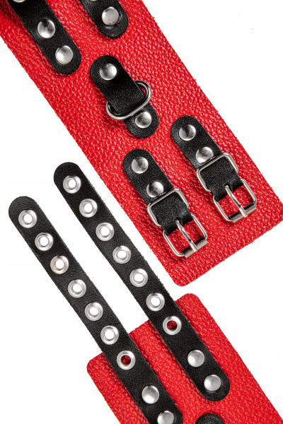 Наручники Pecado BDSM, красно-чёрные с двумя ремешками с люверсами